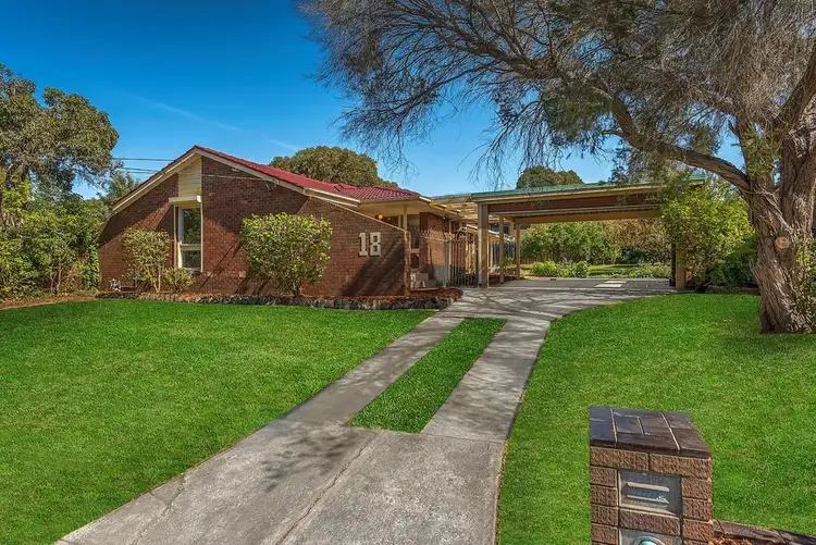 18 Overland Drive, Vermont South VIC 3133