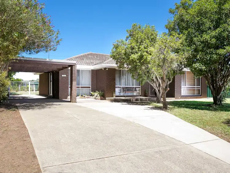24 Wren Street, Mount Austin NSW 2650