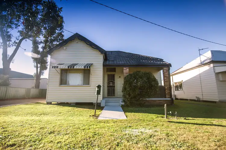 35 Third Street, Weston NSW 2326