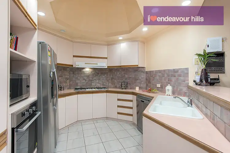 Sixth view of Homely house listing, 2 Gymkhana Court, Endeavour Hills VIC 3802
