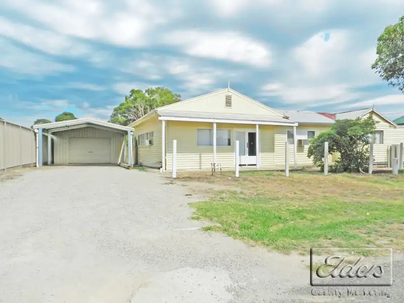 Main view of Homely house listing, 17 Regent Street, Kangaroo Flat VIC 3555