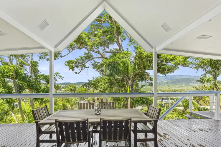 6 Panoramic Court, Cannonvale QLD 4802