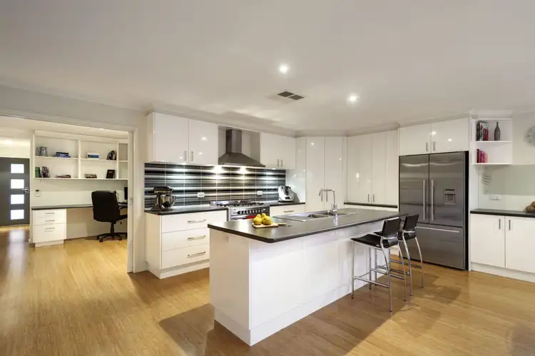 Second view of Homely house listing, 3 Milgate Court, Mooroolbark VIC 3138