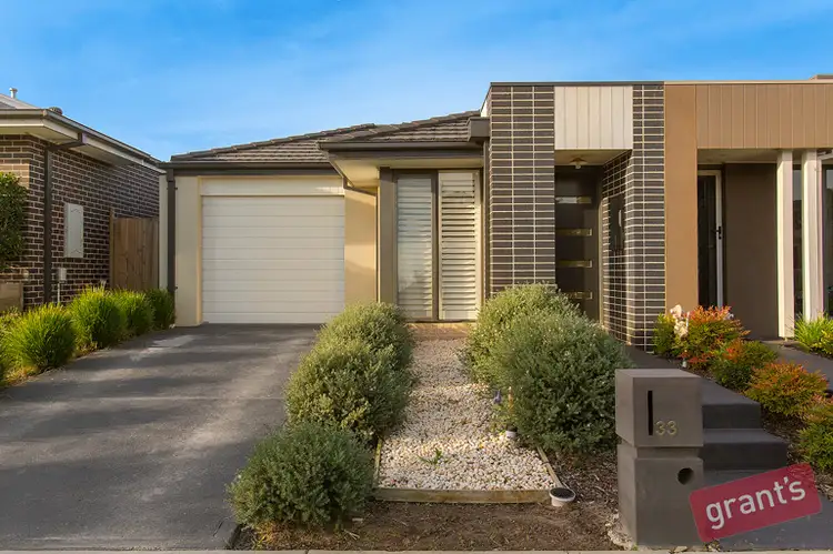 33 Bimberry Circuit, Clyde VIC 3978