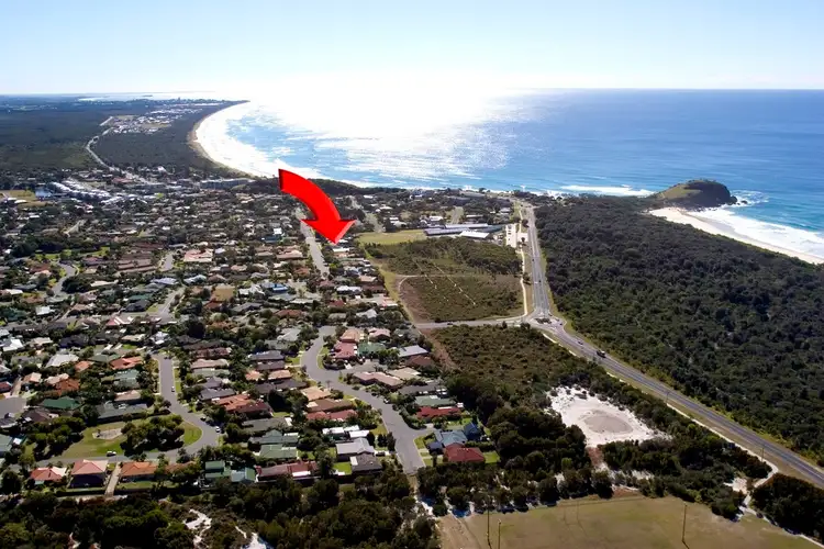 35 Ti Tree Avenue, Cabarita Beach NSW 2488