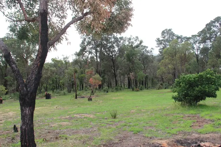 7 Clements Pl, Waroona WA 6215