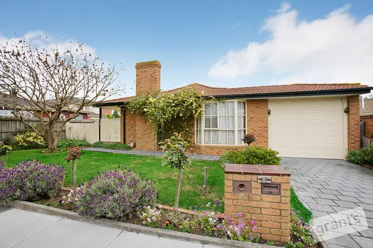 19 Marlesford Cres, Berwick VIC 3806