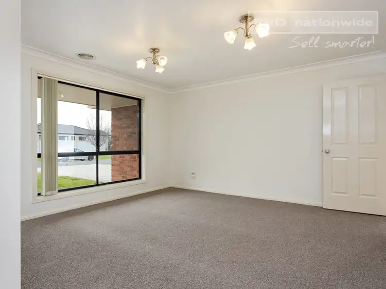 Fifth view of Homely house listing, 2 Giwang Place, Glenfield Park NSW 2650
