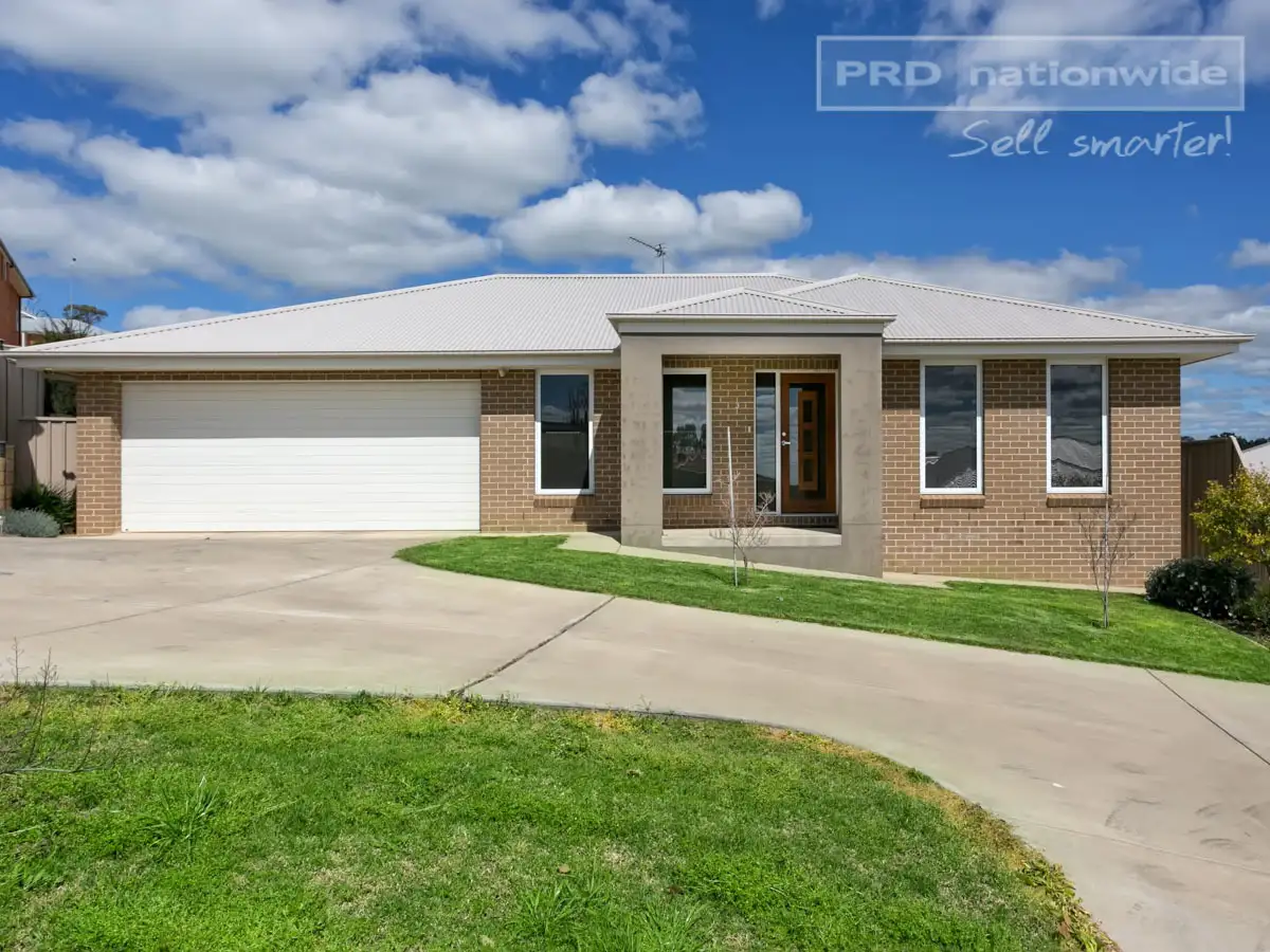 Main view of Homely unit listing, 3/2-3 Larra Place, Bourkelands NSW 2650