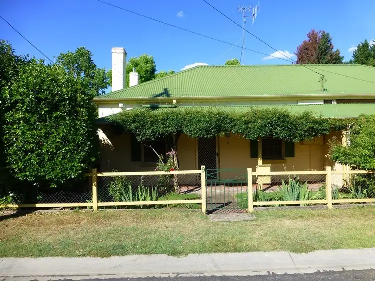 9 Lord Street, Bathurst NSW 2795