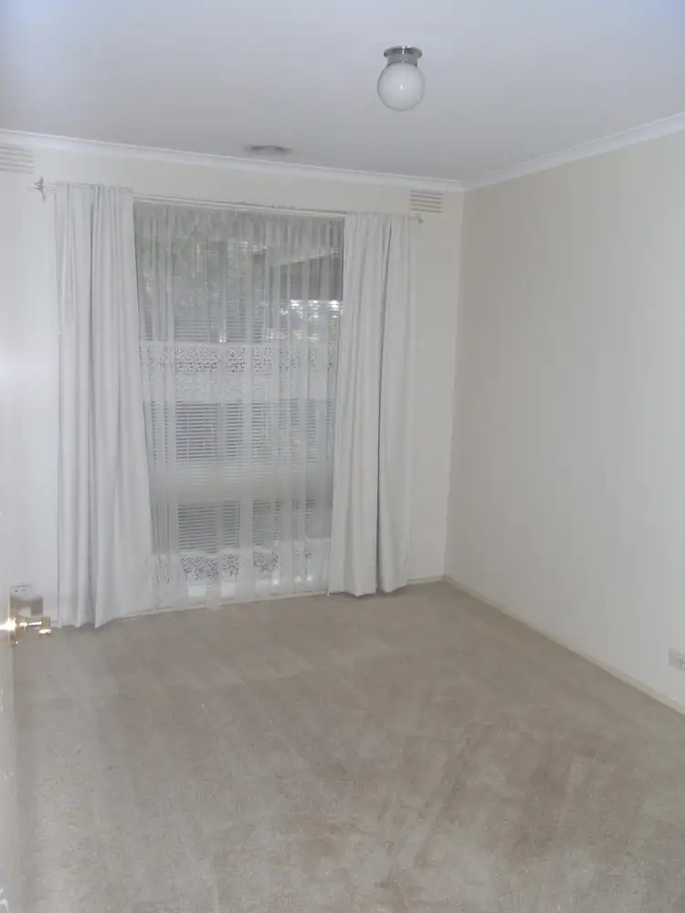 Fifth view of Homely house listing, 5 Jasmine Place, Melton West VIC 3337
