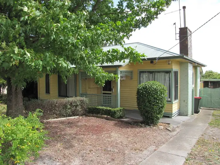 16 Hampton Street, Moe VIC 3825