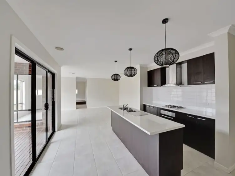 Second view of Homely house listing, 22 Cimmaron Way, Kialla VIC 3631