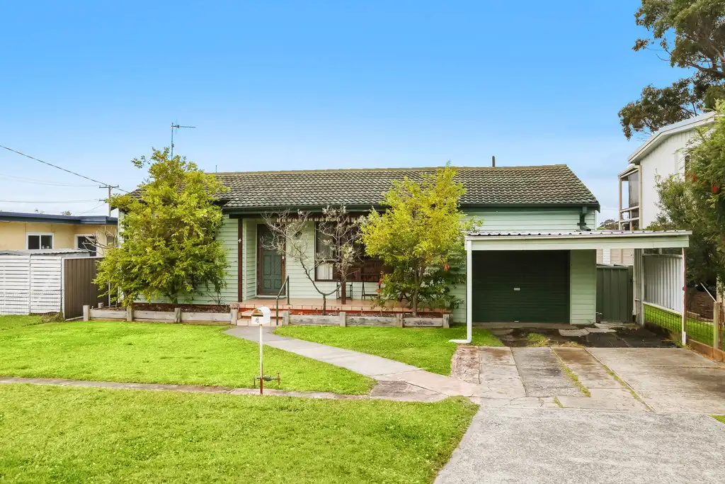 Main view of Homely house listing, 4 Flinders Avenue, Killarney Vale NSW 2261