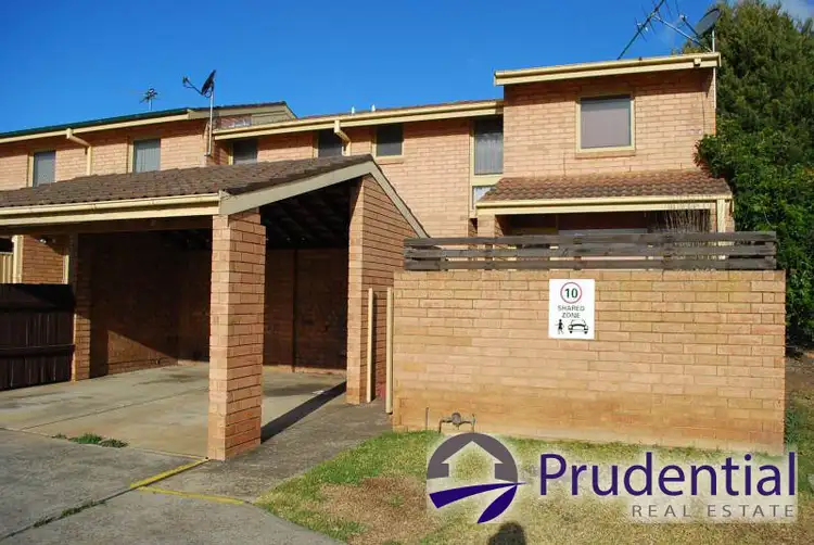 18/42 Woodhouse Drive, Ambarvale NSW 2560