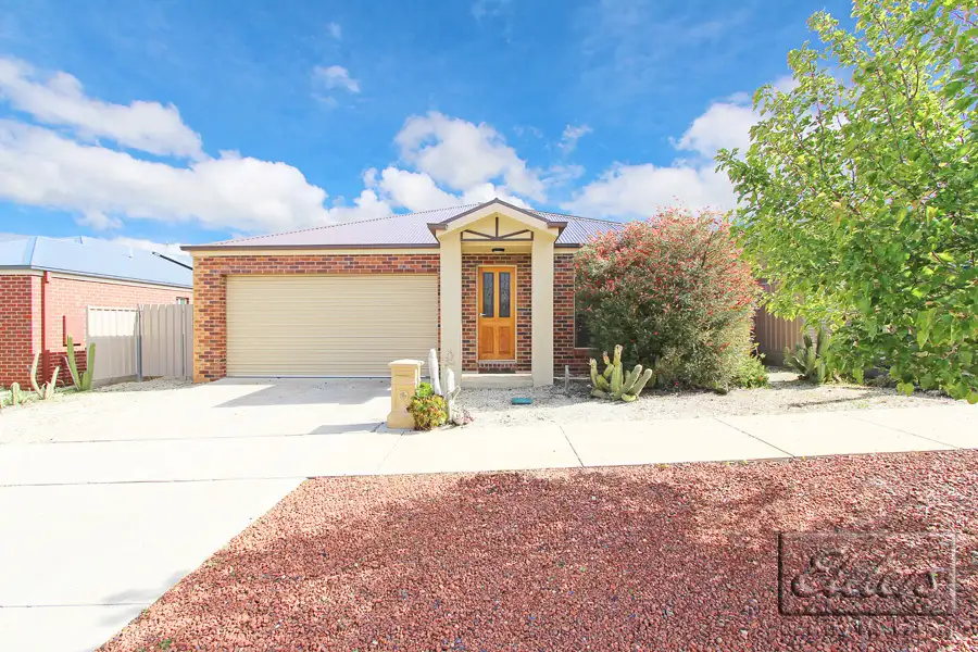 Main view of Homely house listing, 18 Sovereign Gardens, Kangaroo Flat VIC 3555