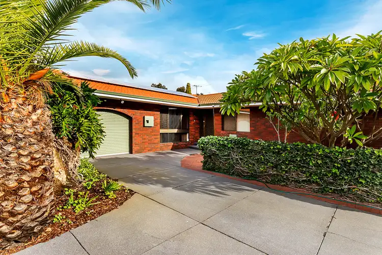 Second view of Homely house listing, 4 Grenadier Drive, Thornlie WA 6108