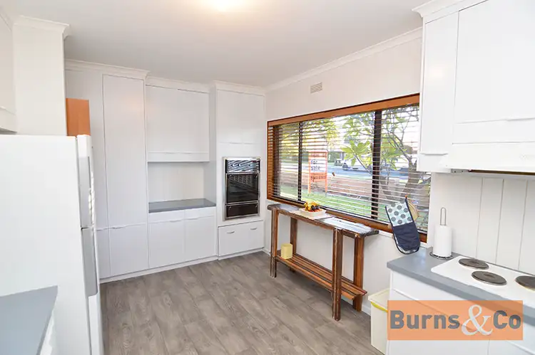 Fifth view of Homely house listing, 400 Walnut Avenue, Mildura VIC 3500