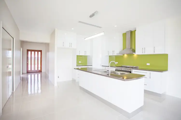 23 Bellavista Circuit, Beaconsfield QLD 4740