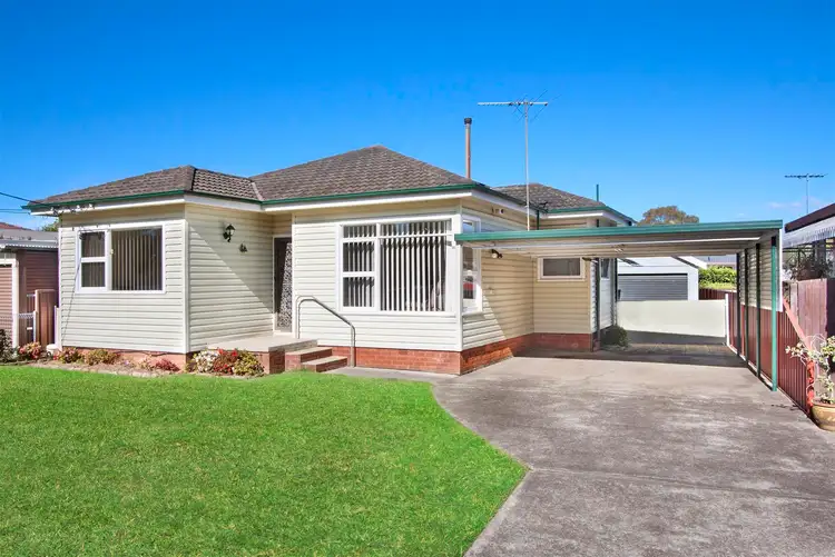 16 Thorney Rd, Fairfield West NSW 2165