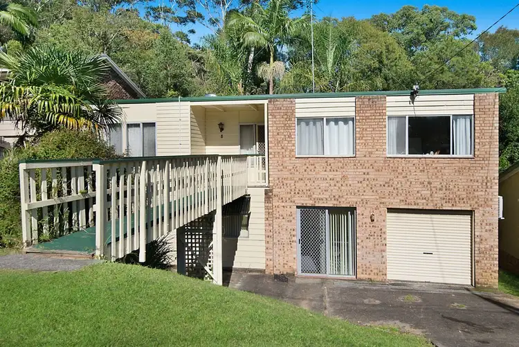 8 Bouvardia Street, Niagara Park NSW 2250