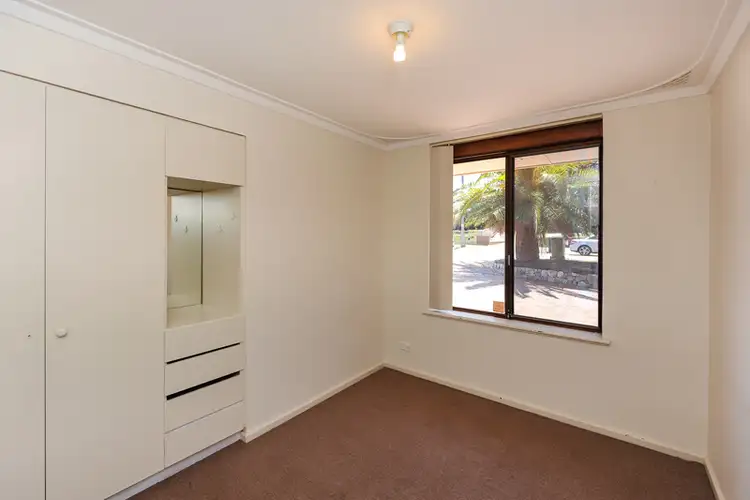 Seventh view of Homely house listing, 6 Idaho Place, Craigie WA 6025