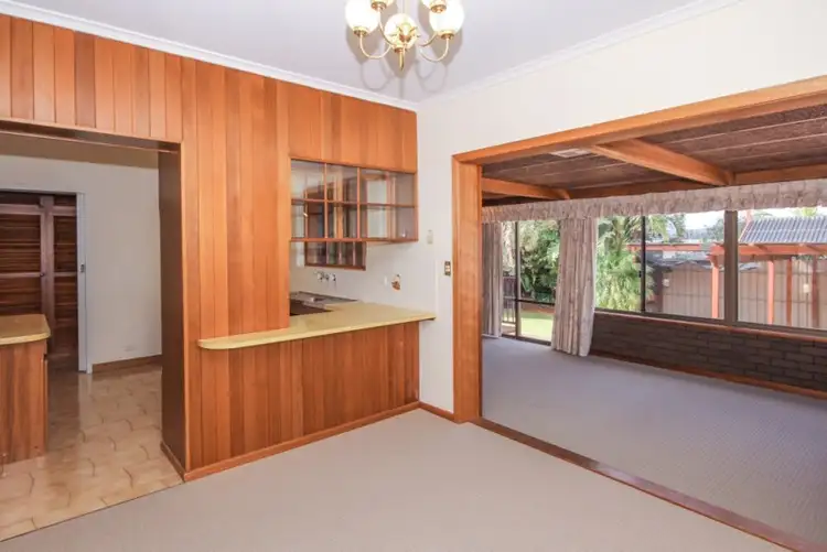 Sixth view of Homely house listing, 5 Canberra Crescent, Valley View SA 5093