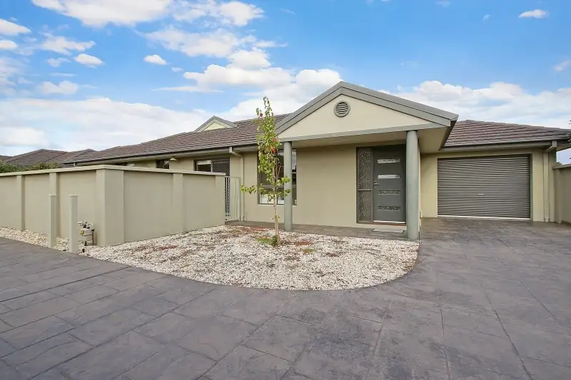 Main view of Homely townhouse listing, 2/29 Fiona Drive, Yarrawonga VIC 3730