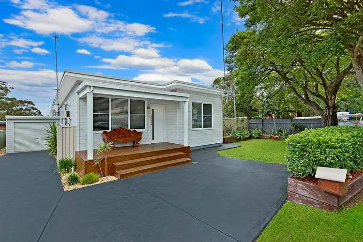 Main view of Homely house listing, 4 Pindarri Avenue, Berkeley Vale NSW 2261