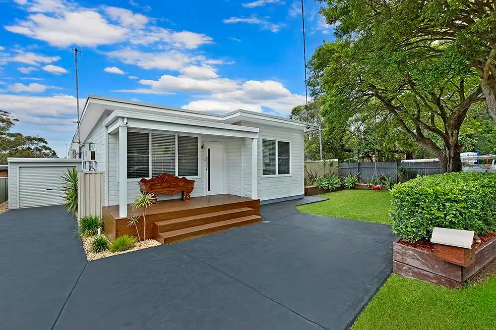 Main view of Homely house listing, 4 Pindarri Avenue, Berkeley Vale NSW 2261