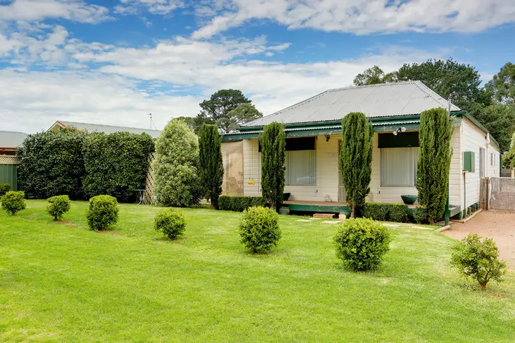 16 Railway Parade, Medway NSW 2577