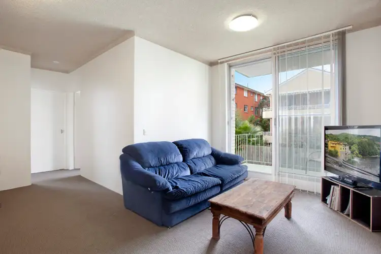 Second view of Homely unit listing, 4/52 The Crescent, Dee Why NSW 2099