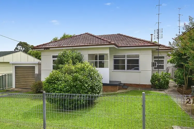 Main view of Homely house listing, 21 Kinarra Avenue, Wyoming NSW 2250