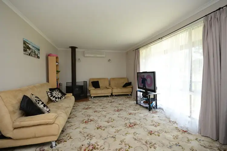 Fourth view of Homely house listing, 10 Lindsay Court, Wy Yung VIC 3875