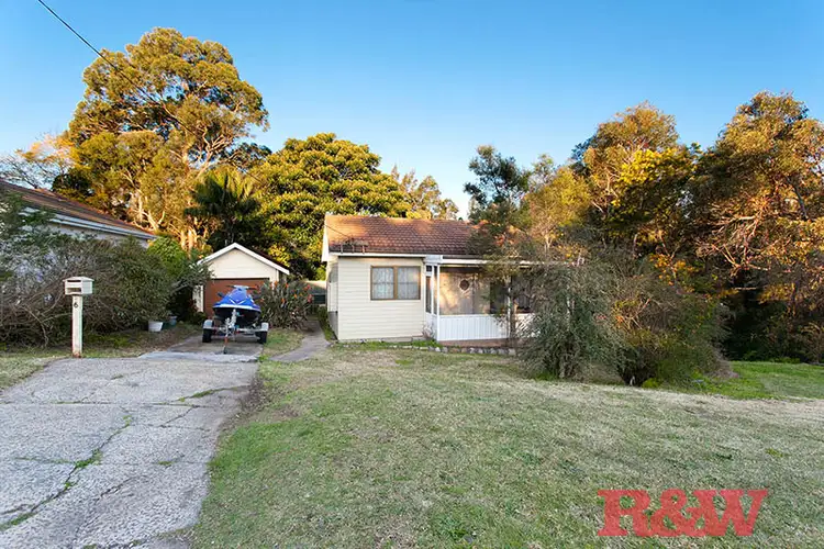 6 Johnstone Street North, Peakhurst NSW 2210