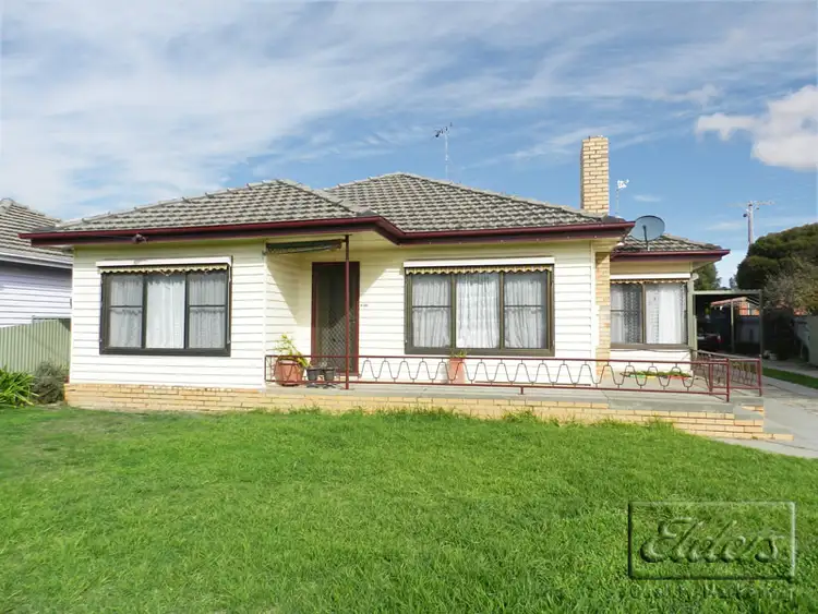 10 Bowles Street, Kangaroo Flat VIC 3555