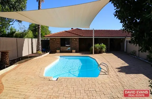 4 Clay Place, Padbury WA 6025