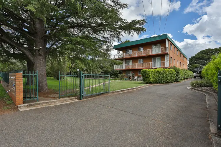 Main view of Homely unit listing, 2/6 Scott Street, East Toowoomba QLD 4350