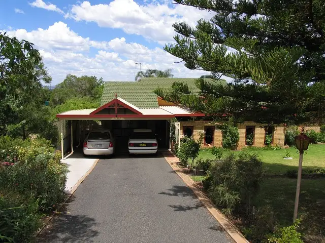 19 Mengarvie Road, Parkes NSW 2870