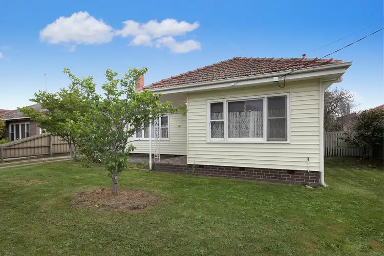 14 Shirley Street, Wendouree VIC 3355