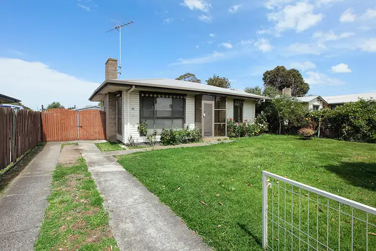 28 Watsonia Grove, Norlane VIC 3214