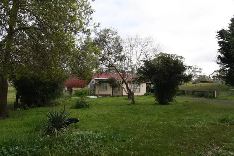19 Benayeo Road, Apsley VIC 3319