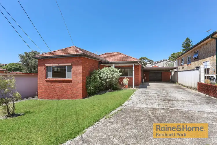 2 Paris Avenue, Earlwood NSW 2206