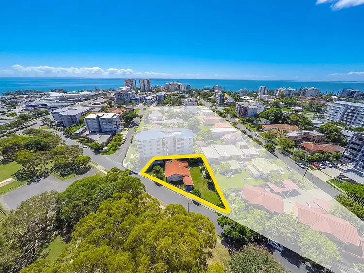 1 Hutchison Street, Redcliffe QLD 4020