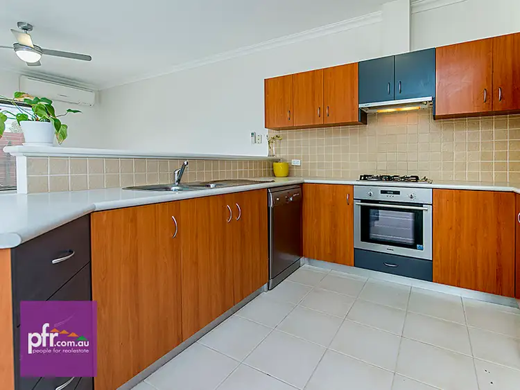 Sixth view of Homely villa listing, 1/23 Chapman Rd, St James WA 6102