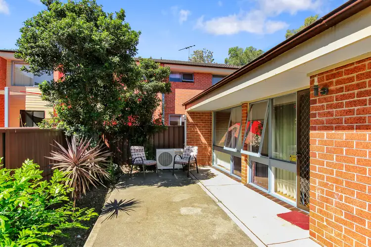 12/15-19 Fourth Avenue, Macquarie Fields NSW 2564