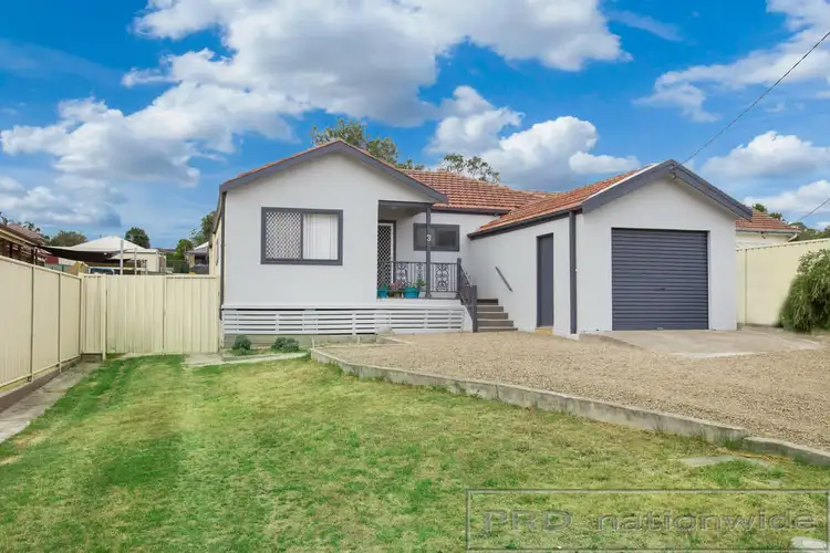 3 Kent Street, Greta NSW 2334