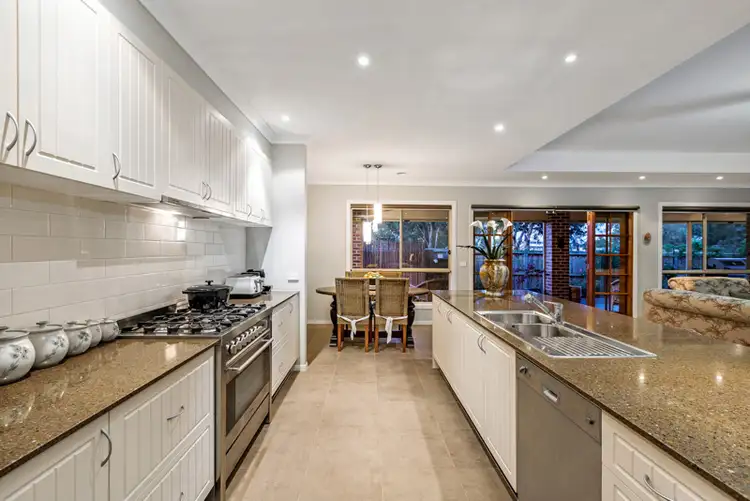 Fifth view of Homely house listing, 2 Equinox Close, Tarneit VIC 3029