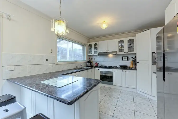 Fifth view of Homely house listing, 9 Daffodil Court, Endeavour Hills VIC 3802