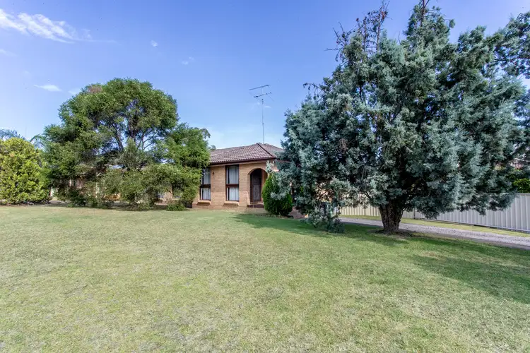 28 Oberon Cres, South Penrith NSW 2750